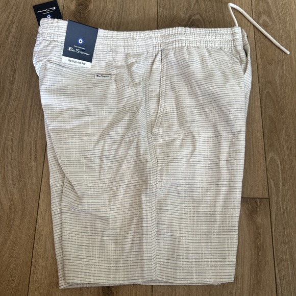 Ben Sherman Other - Ben Sherman Men's Regular Fit Shorts Stretch Ivory Stripe Golf Size Medium NEW